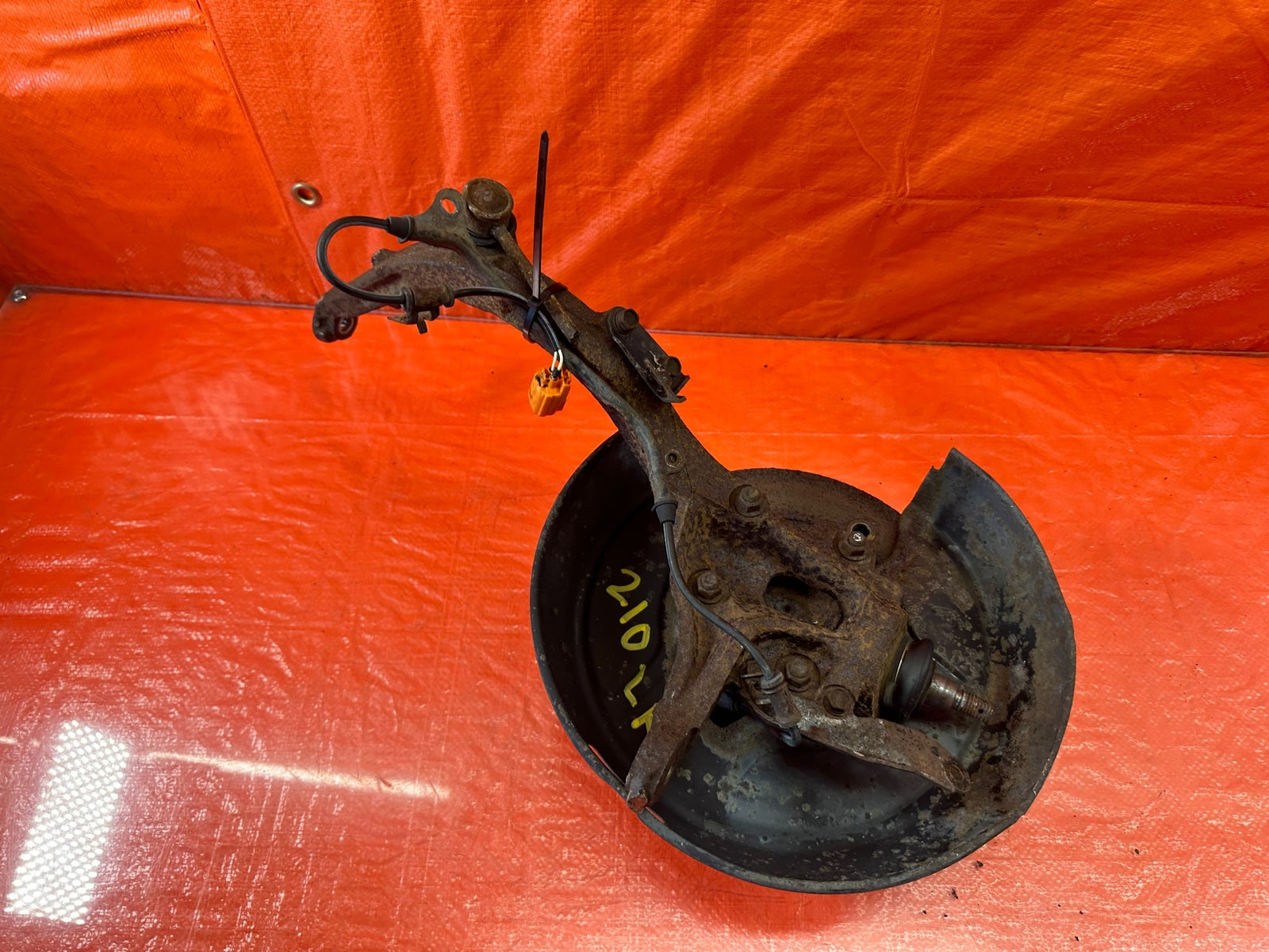 97 01 HONDA PRELUDE   DRIVER LEFT REAR   SPINDLE KNUCKLE HUB   OEM FACTORY #21013