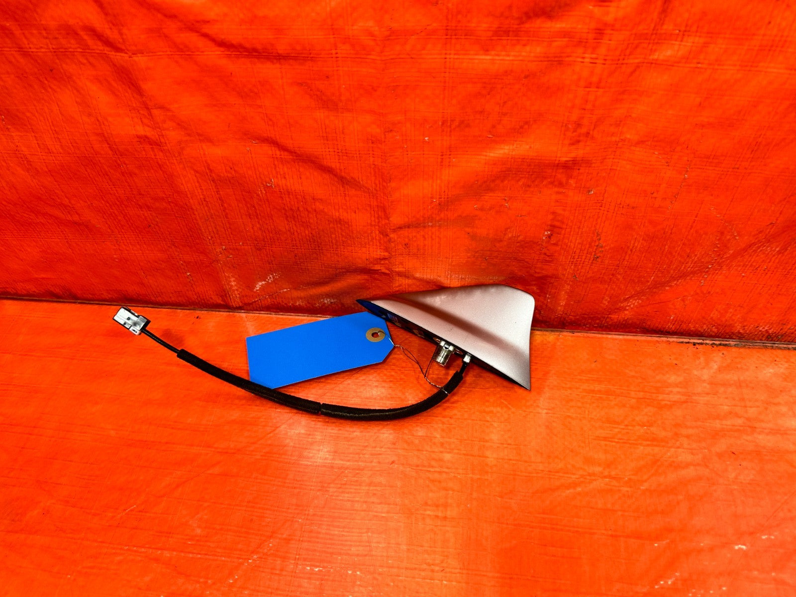 09 10 ACURA TSX   FACTORY ROOF ANTENNA SHARK FIN ASSEMBLY   SILVER COLOR OEM 3210
