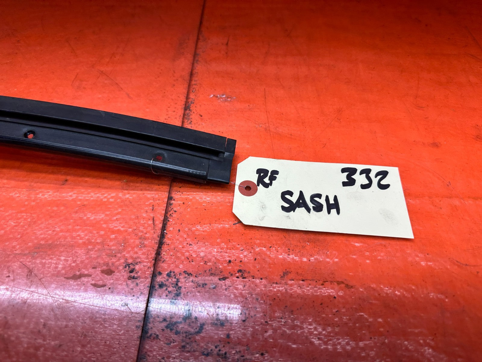 92 96 HONDA PRELUDE RIGHT FRONT DOOR GLASS SASH TRIM OEM #3324