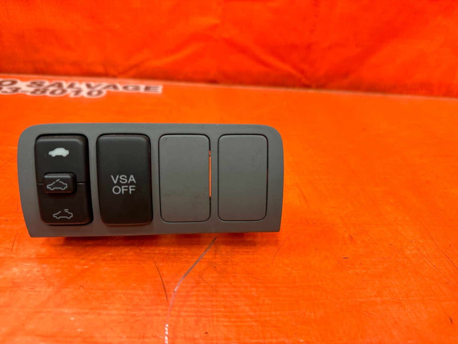 04 05 ACURA TSX   VEHICLE STABILITY ASSIST & SUNROOF SWITCH W/ BEZEL   OEM #2555