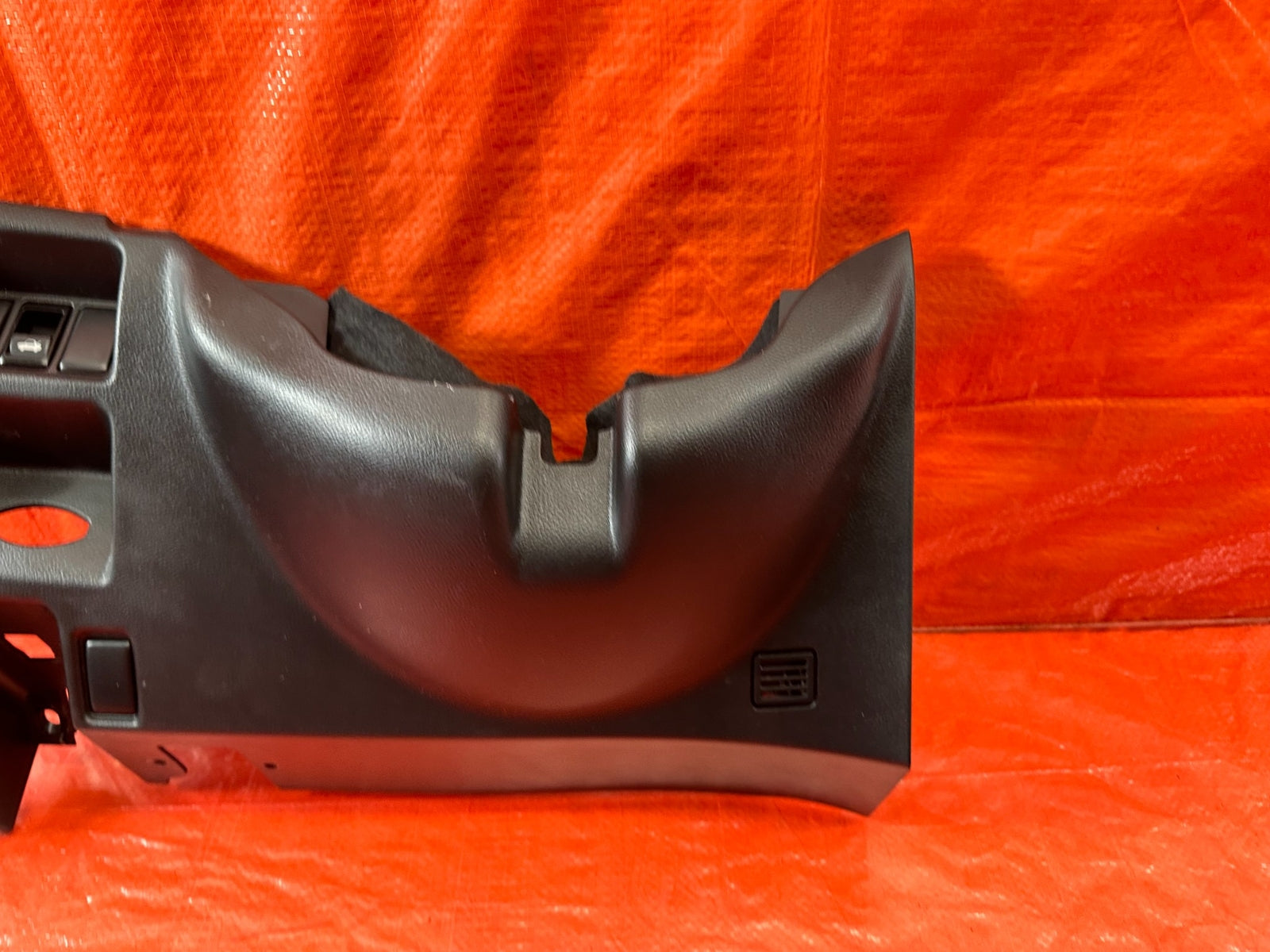 07 13 INFINITI G35 G37 SEDAN   KNEE TRIM UNDER STEERING COLUMN LOWER COVER #1925
