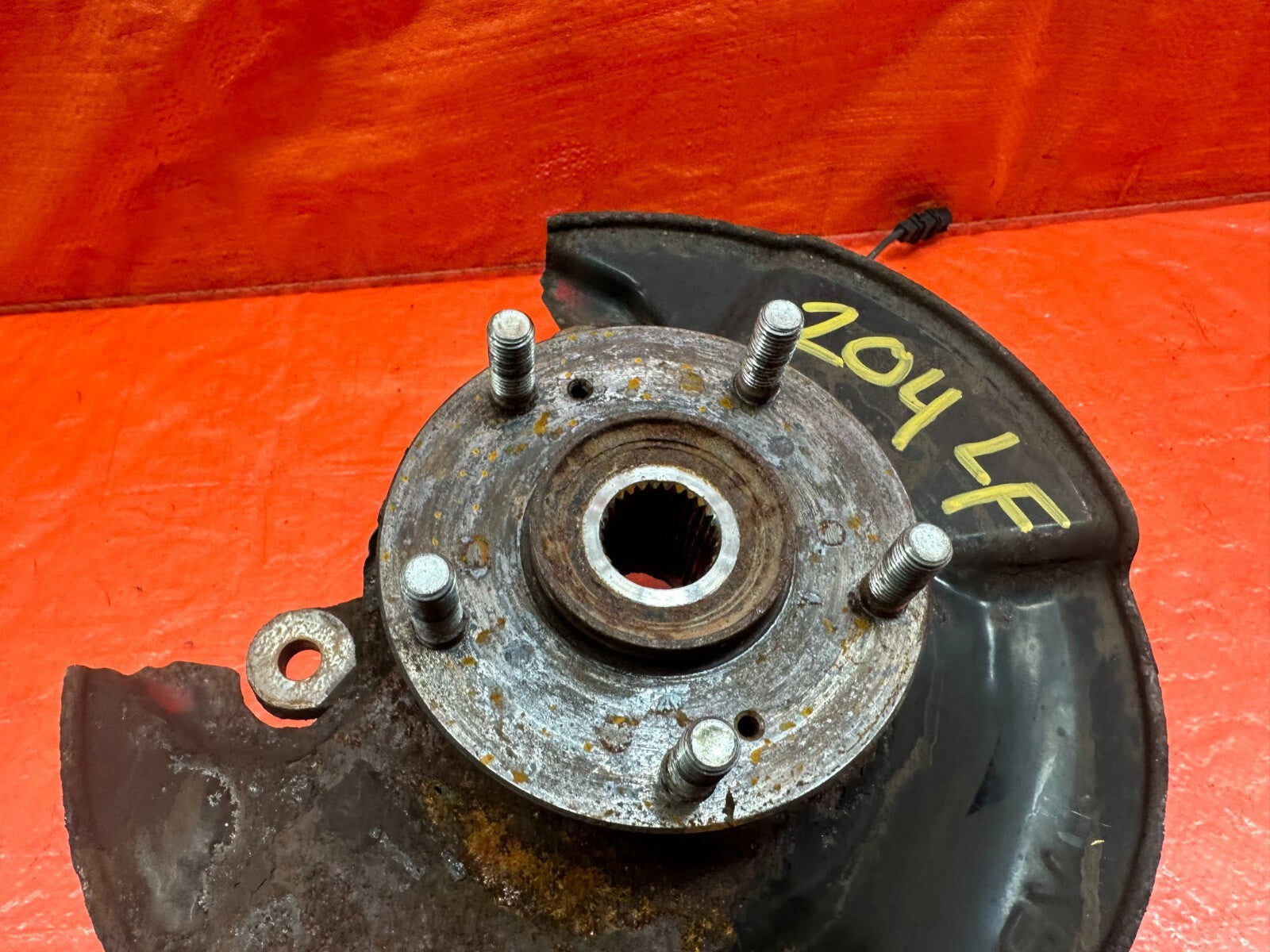06 11 HONDA CIVIC SI   DRIVER LEFT FRONT SPINDLE KNUCKLE HUB 36MM   OEM OE #2044