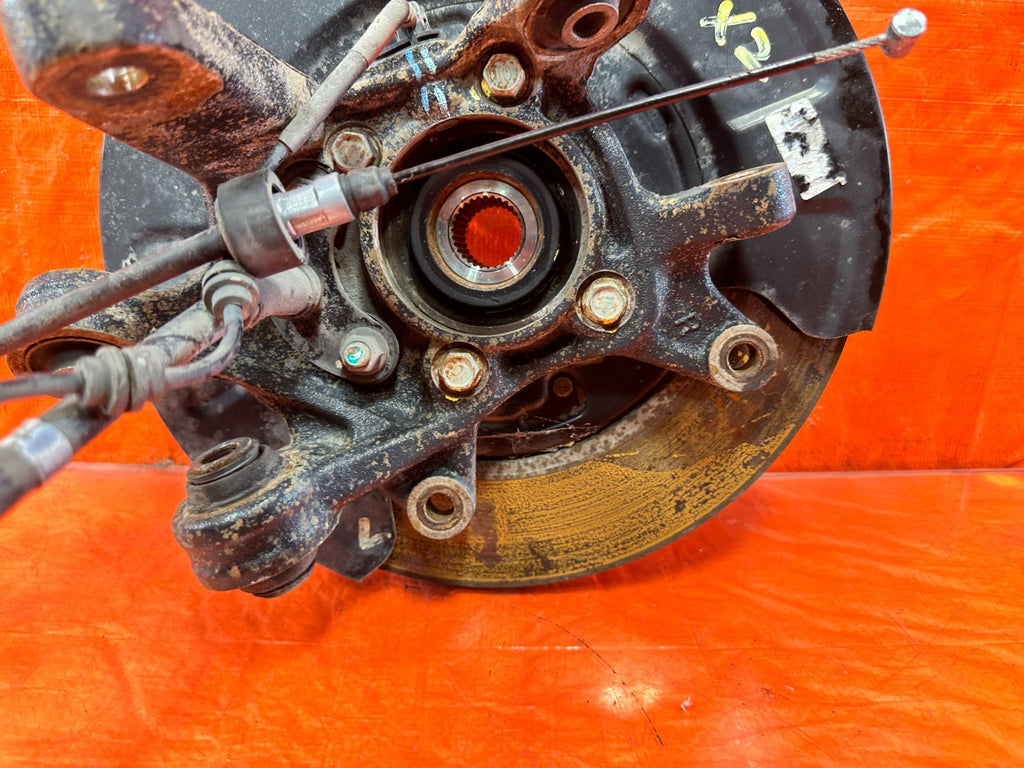 10 16 HYUNDAI GENESIS COUPE   PASSENGER RIGHT REAR SPINDLE KNUCKLE HUB OEM #2999