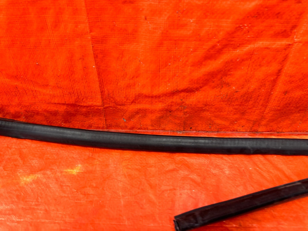 13 20 SUBARU BRZ   CHASSIS TO DOOR OPEN TRIM RUBBER STRIP RIGHT FRONT OEM #2929
