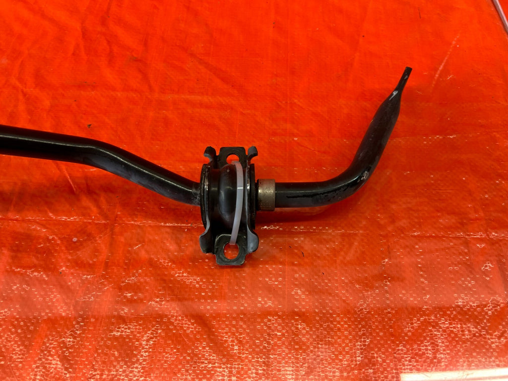 16 20 INFINITI Q50 Q60   3.0L RWD   REAR SWAY ANTI ROLL STABILIZER BAR   OEM 1055