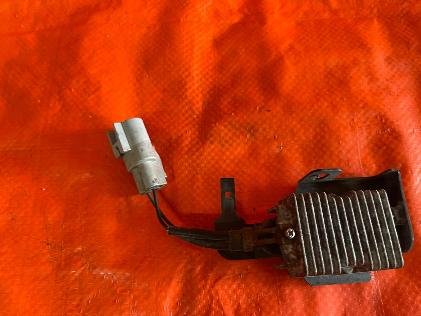 00 05 TOYOTA CELICA GT & GT S   FUEL INJECTOR GASOLINE GAS RESISTOR BOX   OEM OE2