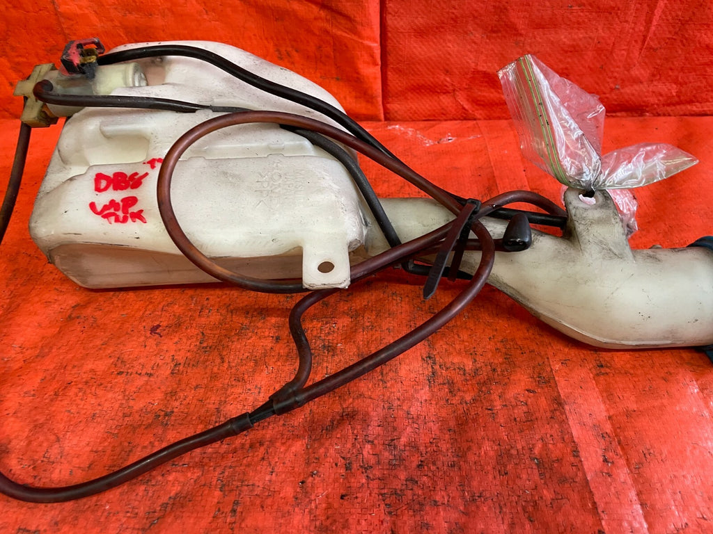 96 01 ACURA INTEGRA SEDAN   WINDSHIELD WIPER RESERVOIR TANK W/ LINES & MOTOR OEM2