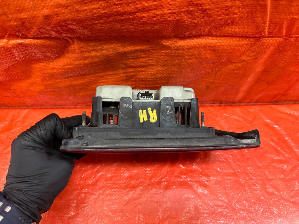 98 01 ACURA INTEGRA SEDAN   PASSENGER RIGHT INNER   TAIL LIGHT LAMP   OEM #2294