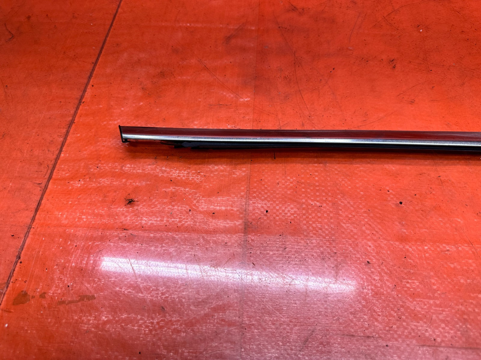 92 96 HONDA PRELUDE LEFT DRIVER DOOR GLASS TRIM OEM #3327