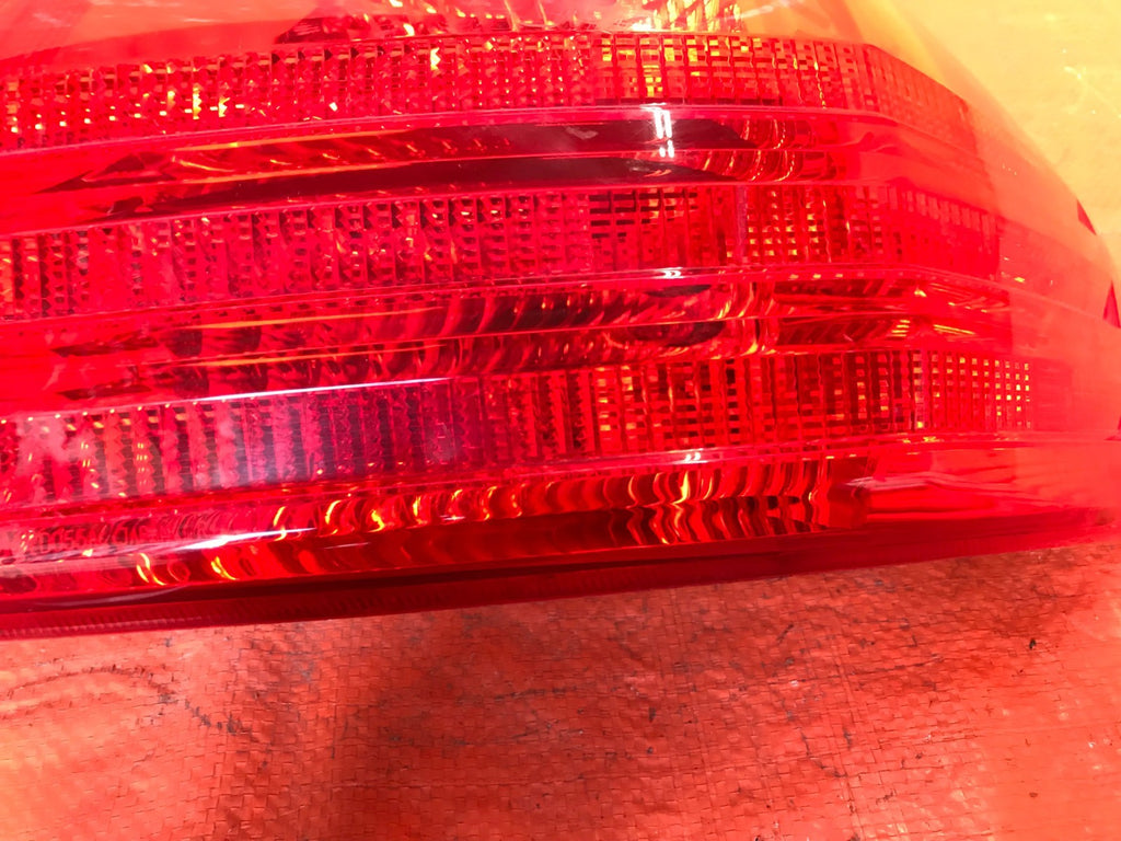 OEM 2008 2009 2010 2011 2012 NISSAN ROGUE PASSENGER RIGHT  OUTER TAIL LIGHT LAMP2
