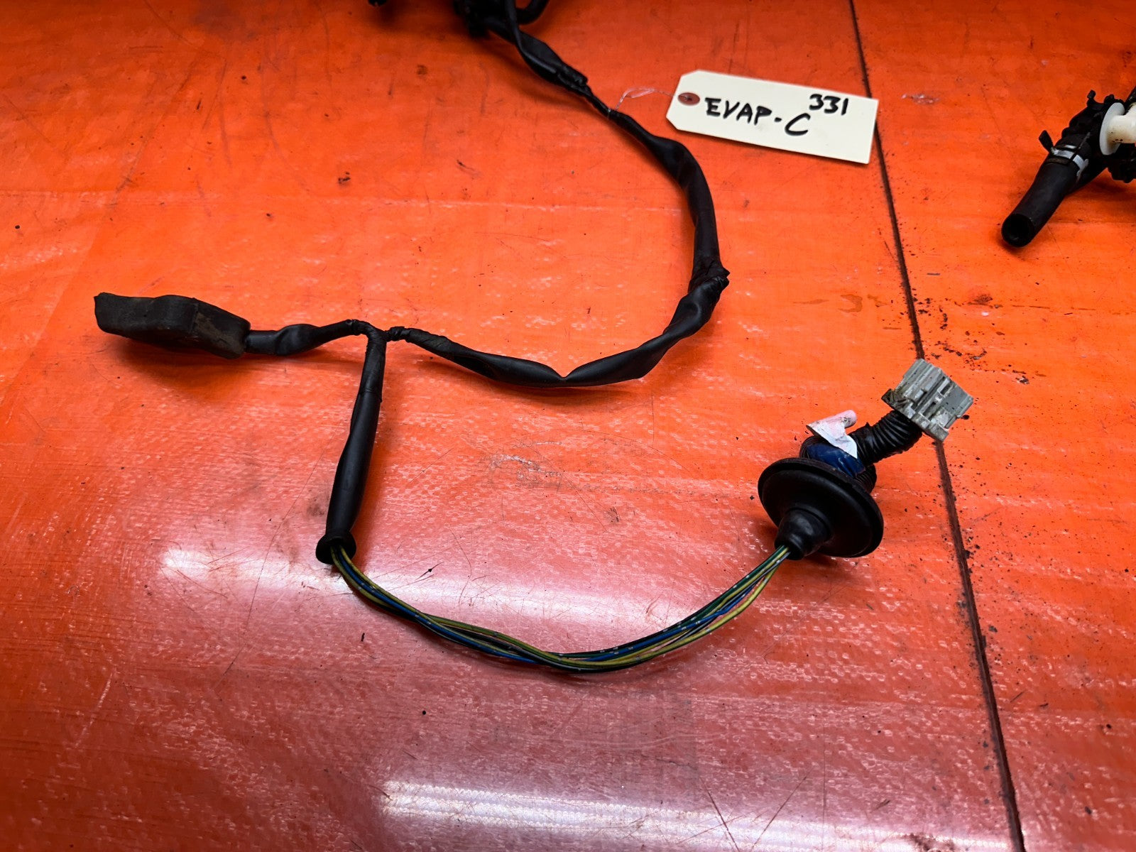 98 01 ACURA INTEGRA OVER VENT SHUT VALVE W/ ALL LINES AND HARNESS OEM 3314