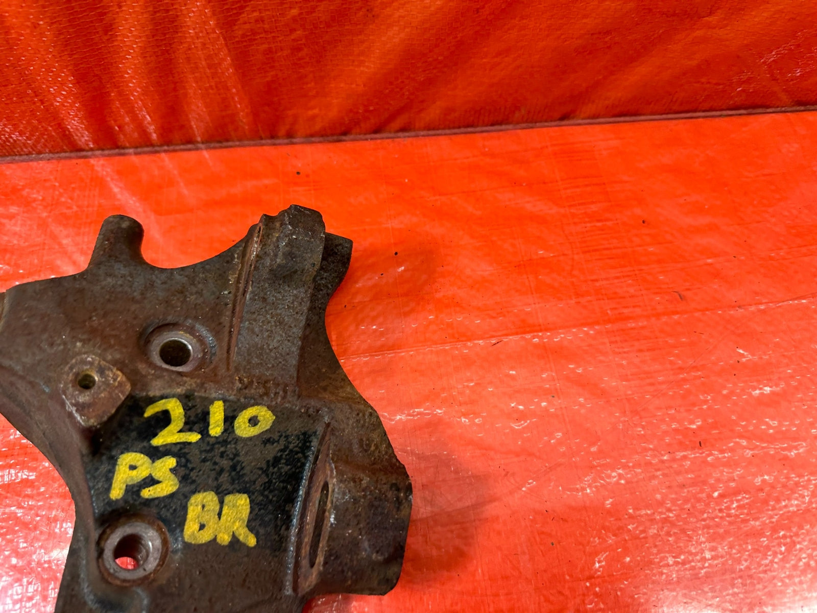 97 01 HONDA PRELUDE H22A4 H22A POWER STEERING PUMP MOUNTING BRACKET   OEM #2105