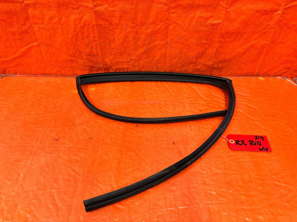 14-20 INFINITI Q50 - PASSENGER RIGHT REAR RUIN CHANNEL - OEM #3140
