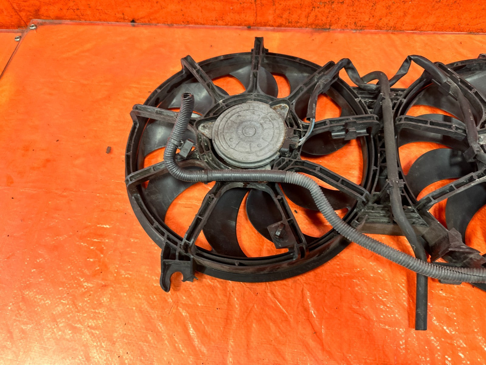 08 15 INFINITI G37 Q60 3.7L RADIATOR COOLING FANS SHROUD WITH MODULE #3297