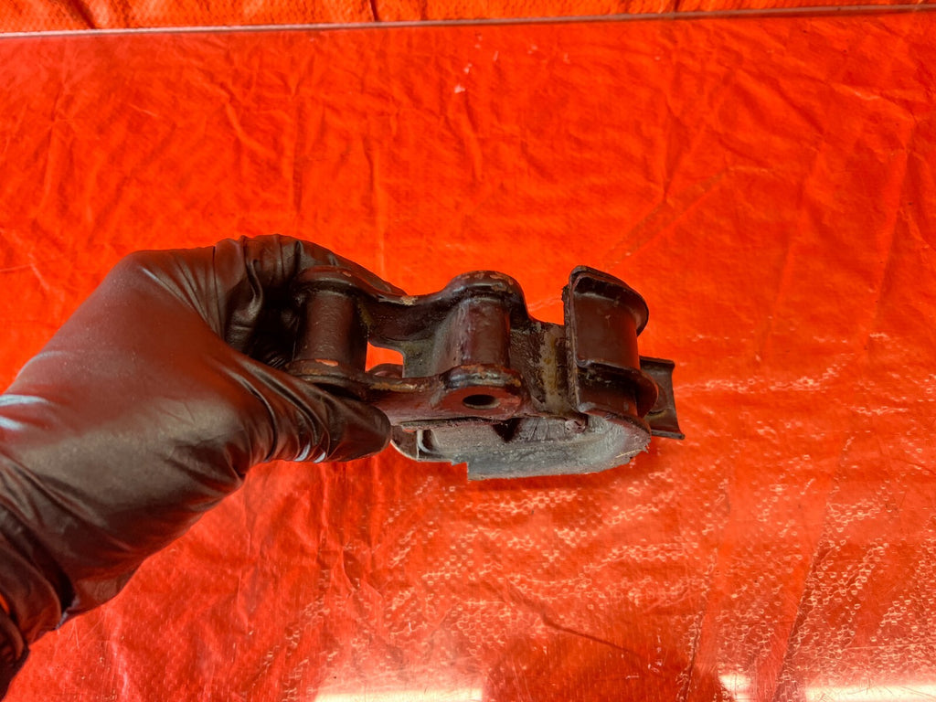 04 08 ACURA TSX   K24A2 MANUAL   TRANSMISSION RUBBER MOUNT   OEM FACTORY #1566