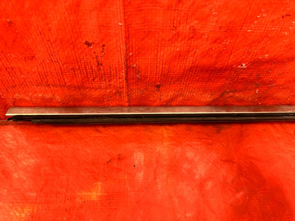 97 01 HONDA CR V CRV   DRIVER LEFT REAR EXTERIOR WINDOW GLASS TRIM   OEM 3015