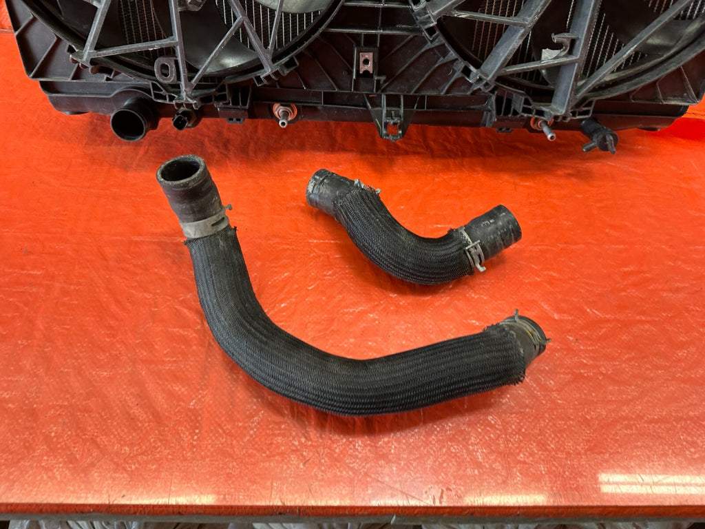 16 20 INFINITI Q50   RED SPORT 400   RADIATOR   100% COMPLETE W/ FANS   OEM #2428