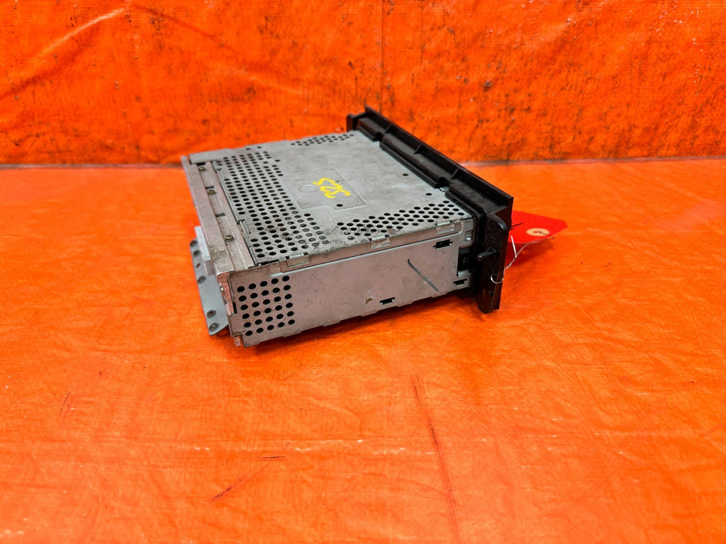 90 91 HONDA CIVIC HATCHBACK   AM FM RADIO STEREO CASSETTE PLAYER   OEM 3257