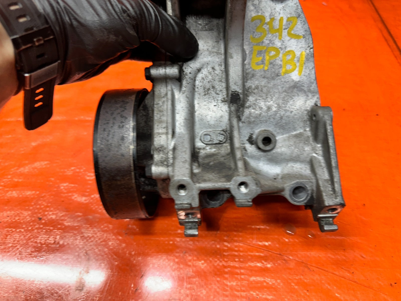 04-05 ACURA TSX 4D 2.4L K24A2 ENGINE COOLING WATER PUMP HOUSING #3425