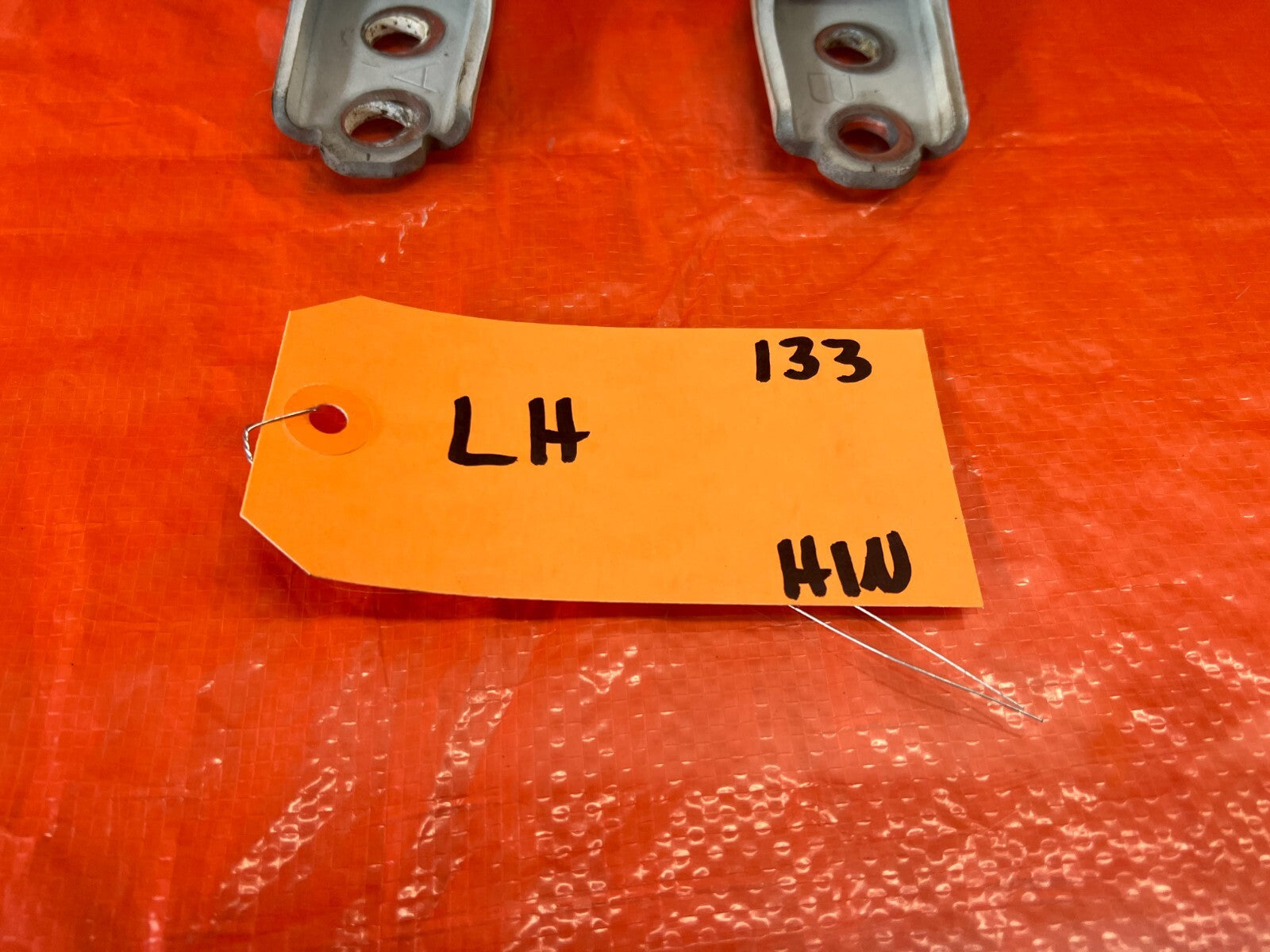 02 06 ACURA RSX   DRIVER LEFT FRONT DOOR HINGE SET UPPER LOWER   OEM #1334
