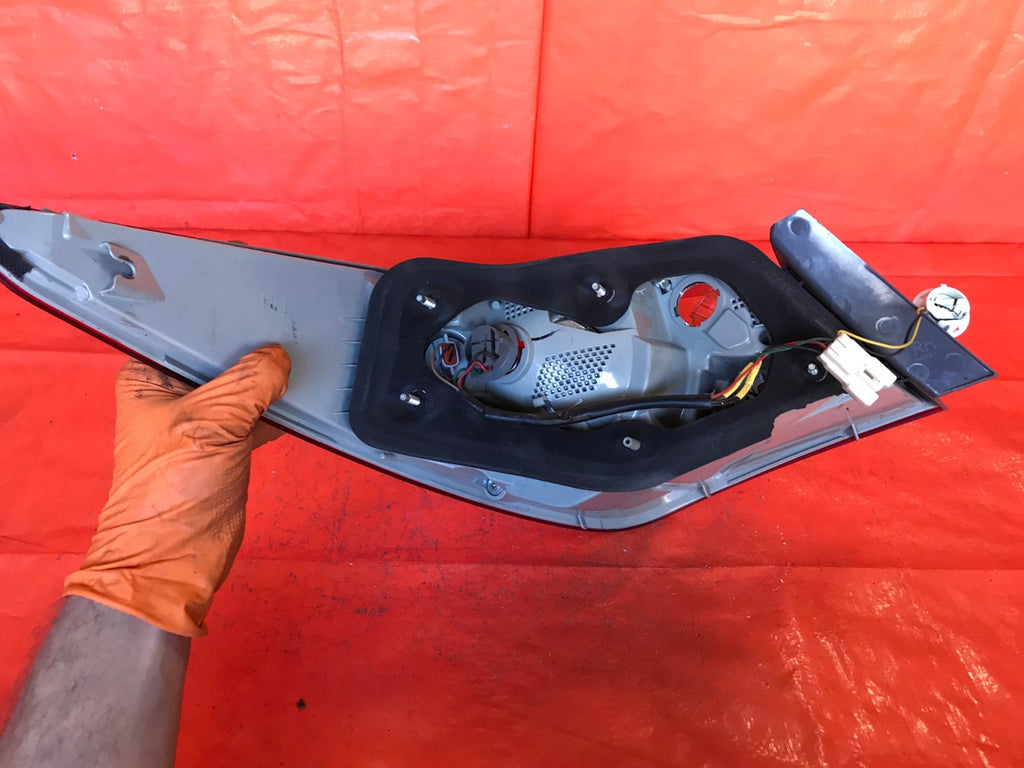 OEM 2012 2013 2014 HYUNDAI SONATA PASSENGER RIGHT OUTER TAIL LIGHT LAMP R RH 6