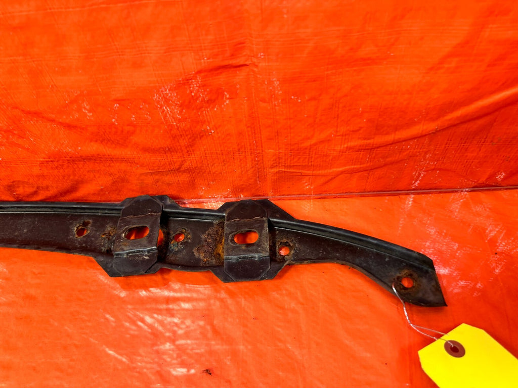 90 97 MAZDA MX 5 MIATA   REAR BUMPER BRACKET RETAINER   OEM FACTORY OE #2679