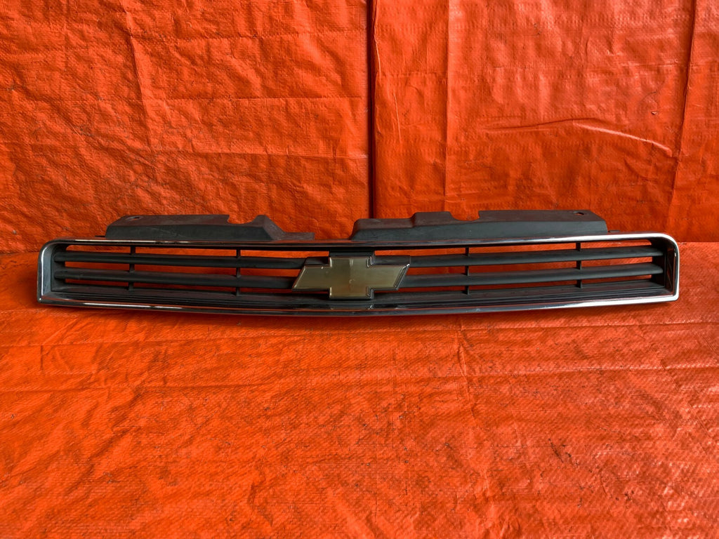 OEM 2006 2007 CHEVROLET CHEVY IMPALA FRONT UPPER GRILLE ASSEMBLY 103337090