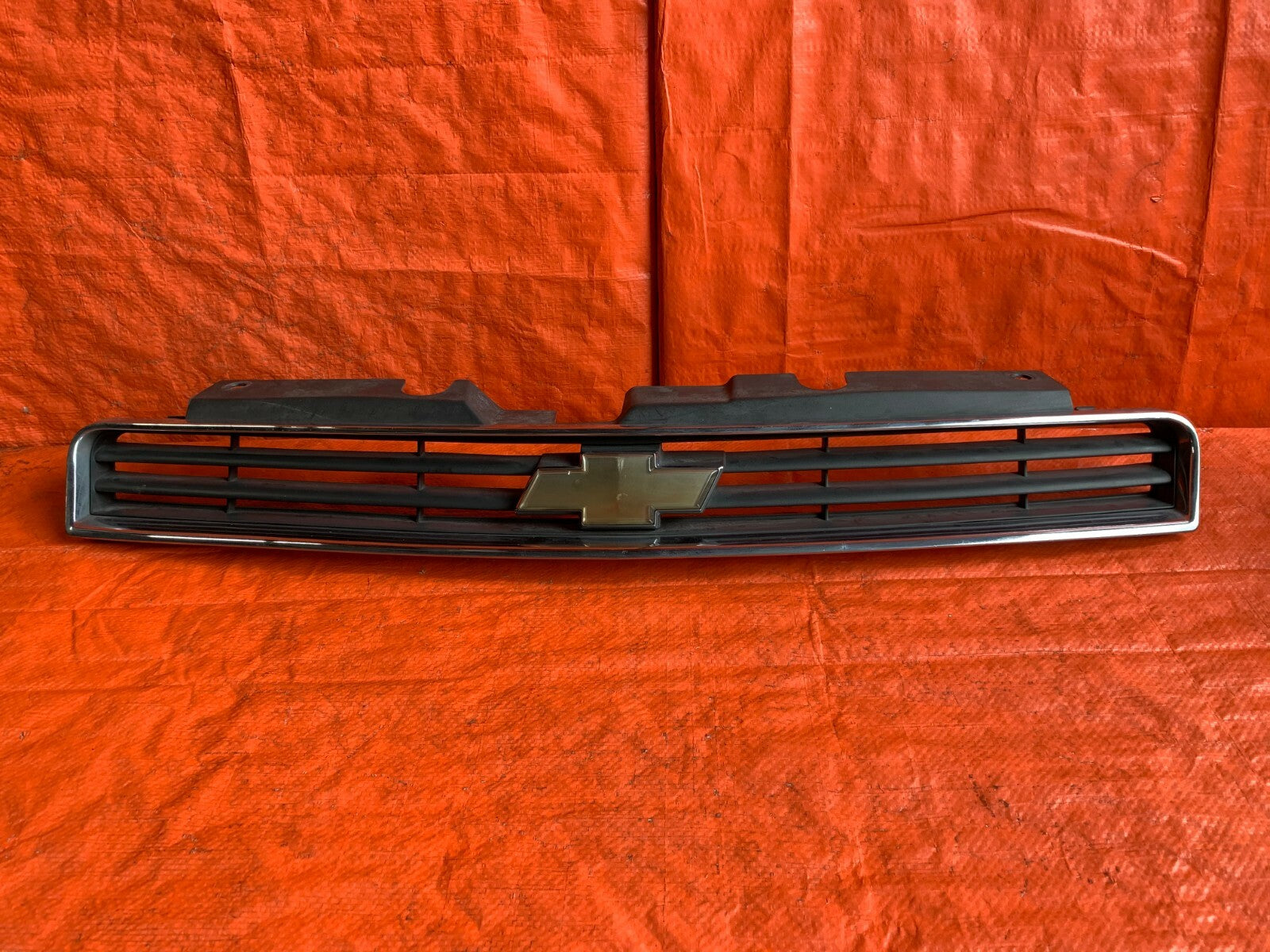 OEM 2006 2007 CHEVROLET CHEVY IMPALA FRONT UPPER GRILLE ASSEMBLY 103337090