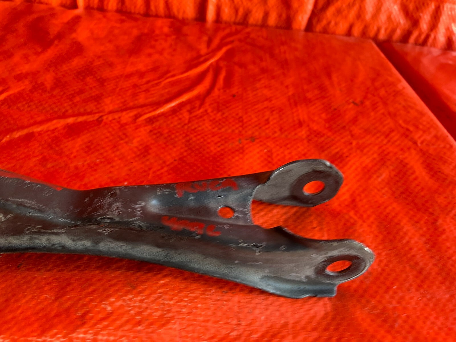OEM 2015 MERCEDES CLA 250 4MATIC / PASSENGER RIGHT REAR LOWER CONTROL ARM / OEM 6