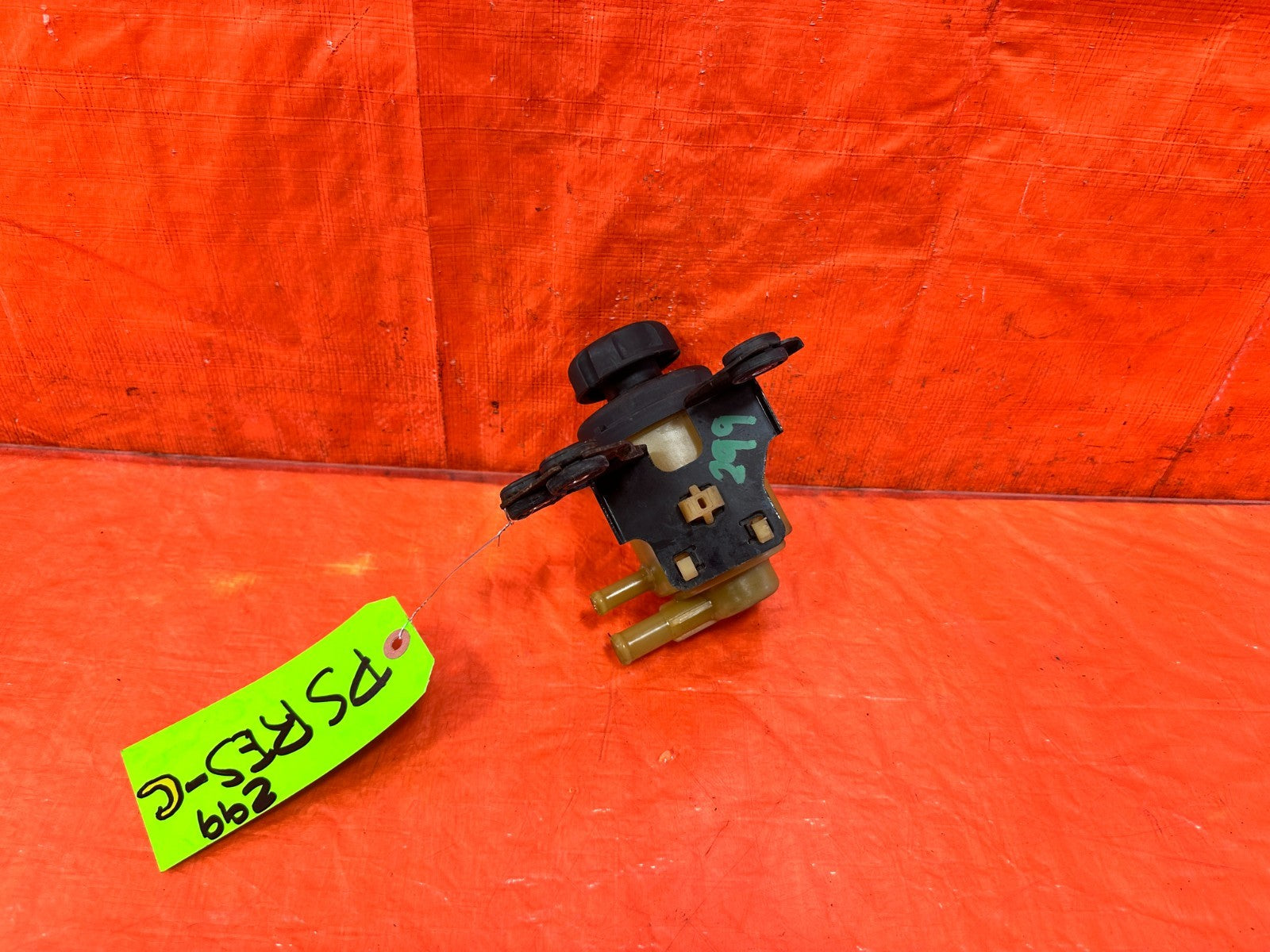 10 16 HYUNDAI GENESIS COUPE   POWER STEERING RESERVOIR TANK BOTTLE   OEM #2991