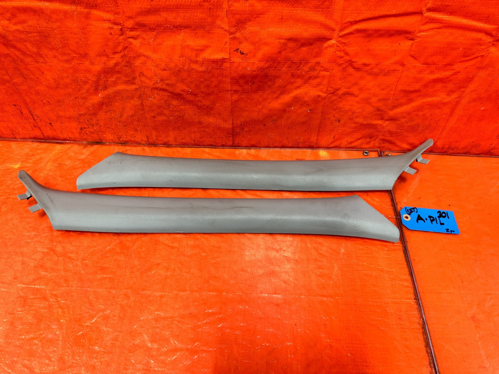 97 01 HONDA CR V CRV   LEFT & RIGHT A PILLARS   OEM FACTORY #3010