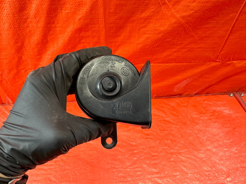 02 05 HONDA CIVIC SI EP3 HATCHBACK   AFTERMARKET BRAND   ENGINE BAY HORN OEM 1864