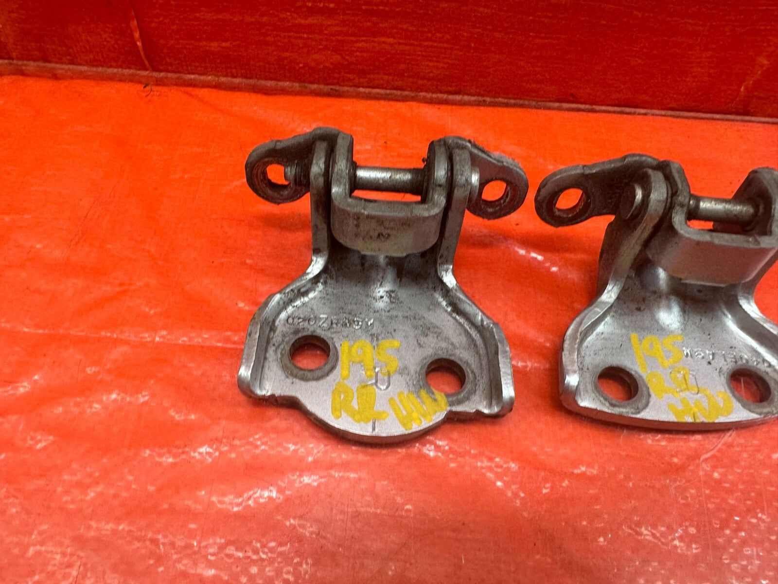 92 00 HONDA CIVIC SEDAN PASSENGER RIGHT REAR DOOR HINGE SET UPPER LOWER OEM #1958