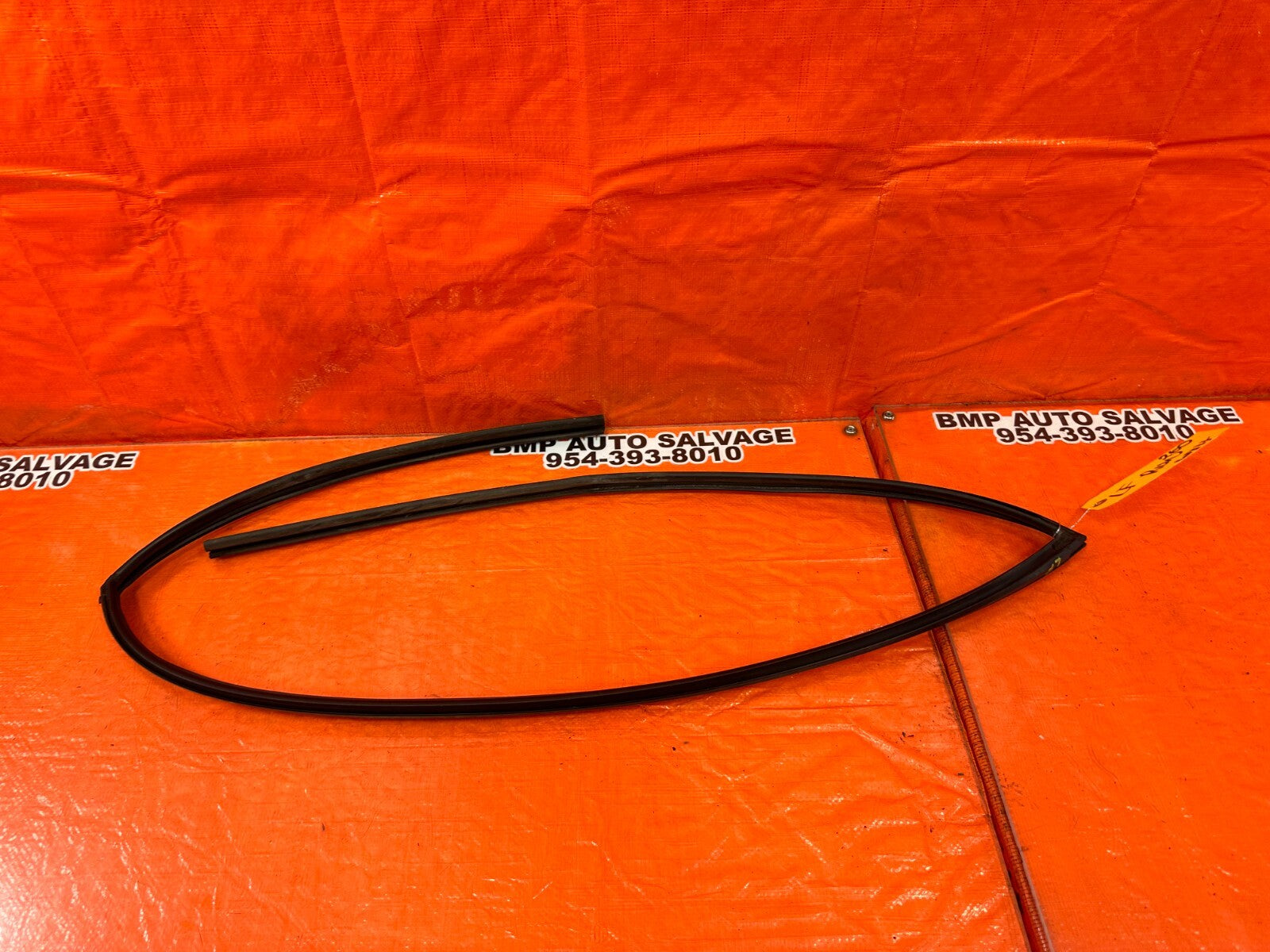 06 11 CIVIC 4D SEDAN   DRIVER LEFT FRONT WEATHER STRIP RUN CHANNEL OEM #2608