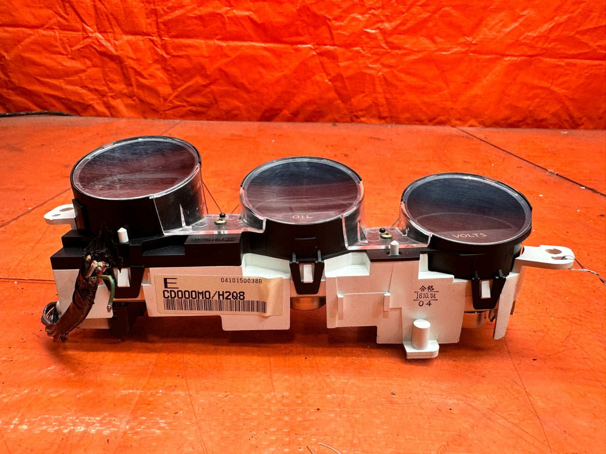 03-05 NISSAN 350Z DASH TRIPLE GAUGE POD OIL PRESSURE VOLT METER OEM #3465