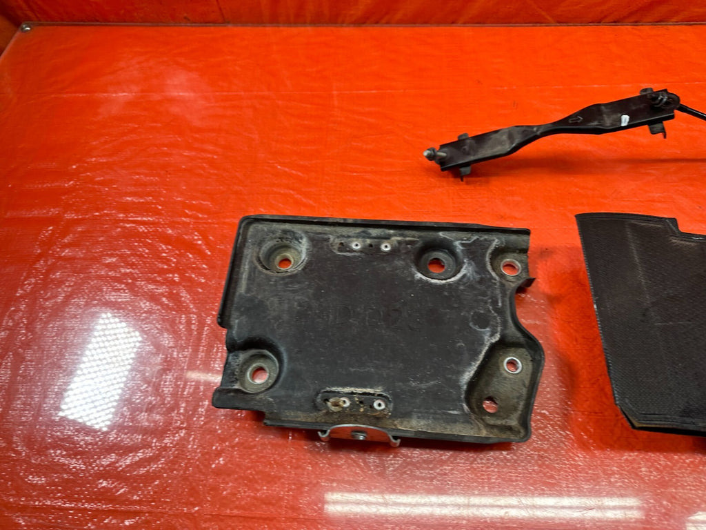 16 20 INFINITI Q50 & Q60 3.0L BATTERY TRAY MOUNTING BRACKET W/ TIE DOWN OEM #2157