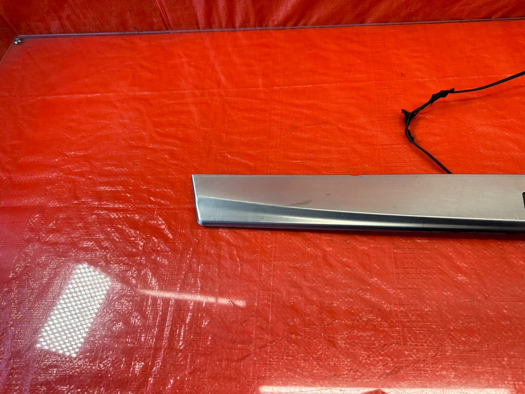 08 15 INFINITI G37 & Q60 COUPE PASSENGER RIGHT ILLUMINATING SCUFF PLATE OEM #18810
