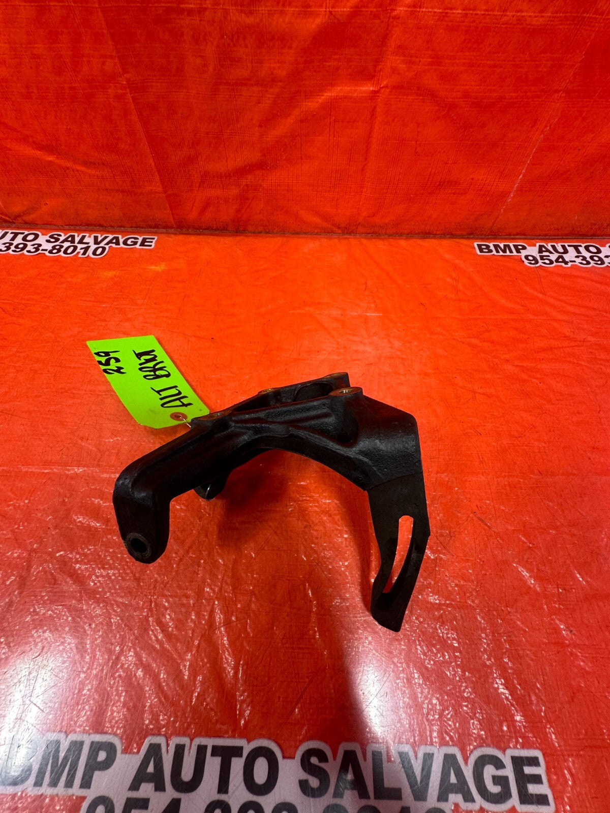 93 01 HONDA PRELUDE   H22 ENGINE MODELS ONLY   ALTERNATOR BRACKET   OEM #2594