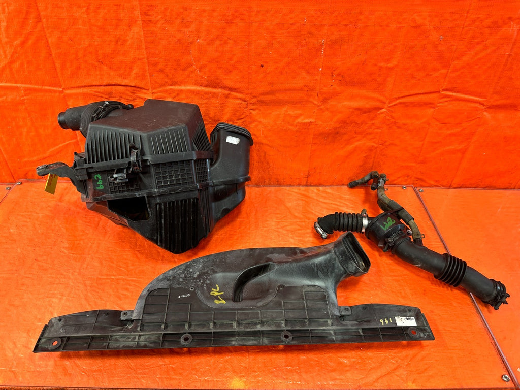 13 16 HYUNDAI GENESIS COUPE 3.8L   FACTORY INTAKE W/ ARM AIR BOX RESONATOR OEM11