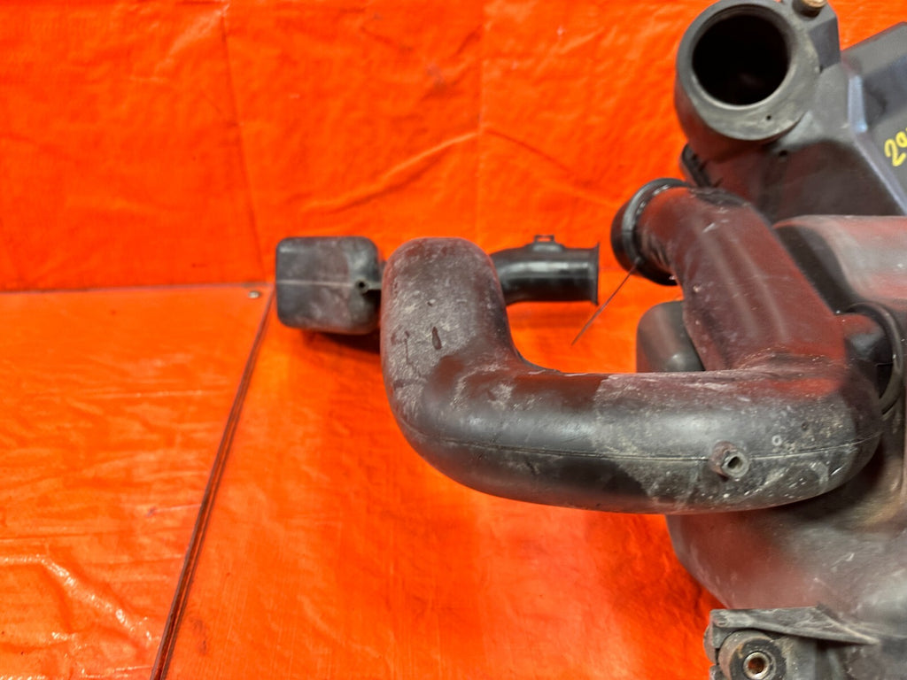 96 97 HONDA DEL SOL   D16Y8 FACTORY INTAKE AIR BOX W/ RESONATOR AND ARM OEM #2957