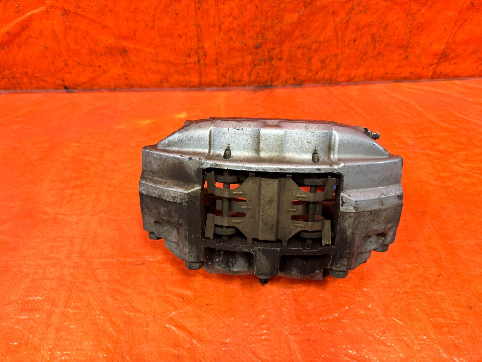 08 15 G37 Q60 14 23 Q50 SPORT   AKEBONO   PASSENGER RIGHT FRONT CALIPER OEM 3292