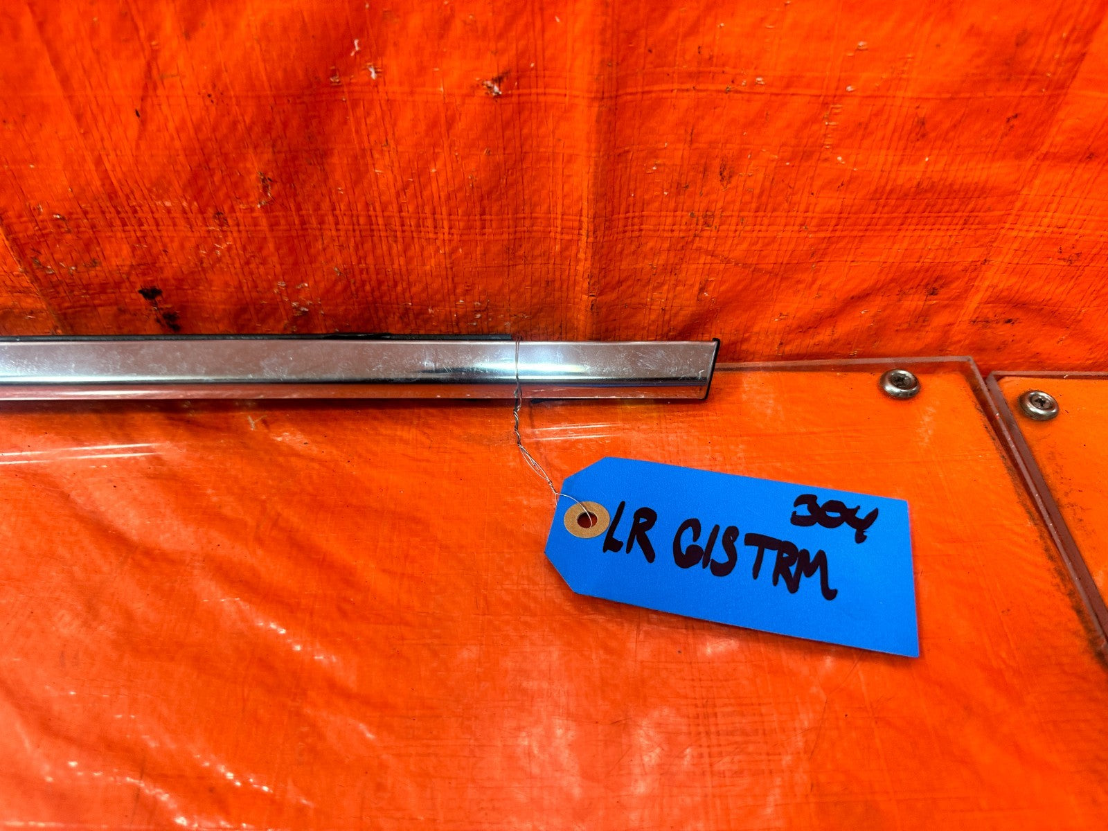 04 08 ACURA TSX   RIGHT REAR EXTERIOR WINDOW GLASS TRIM   OEM FACTORY #3041