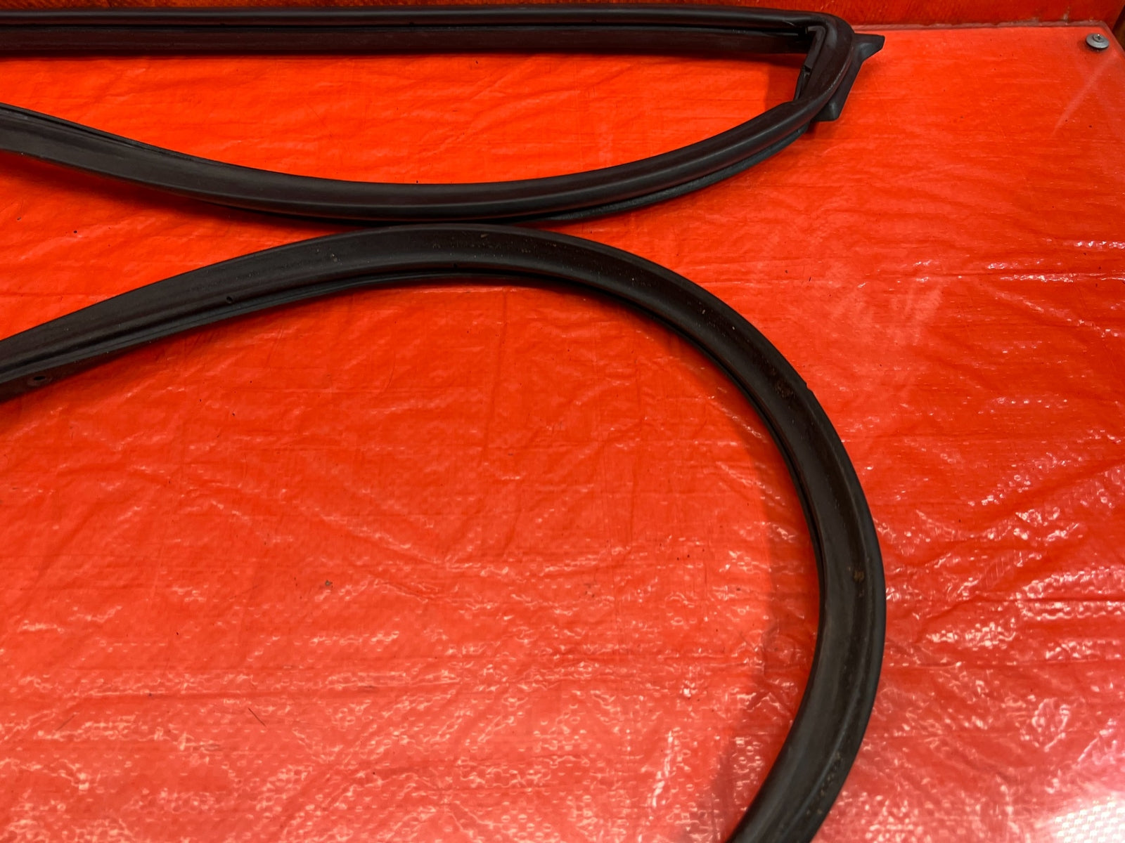 02 05 HONDA CIVIC SI EP3 HATCH   RIGHT   DOOR WEATHER STRIP TRIM SEAL GASKET 1865