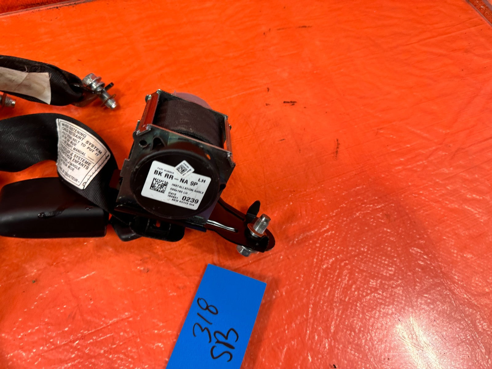 10 16 HYUNDAI GENESIS COUPE   REAR SEAT BELTS  LEFT & RIGHT SEAT BELTS   OEM 3182