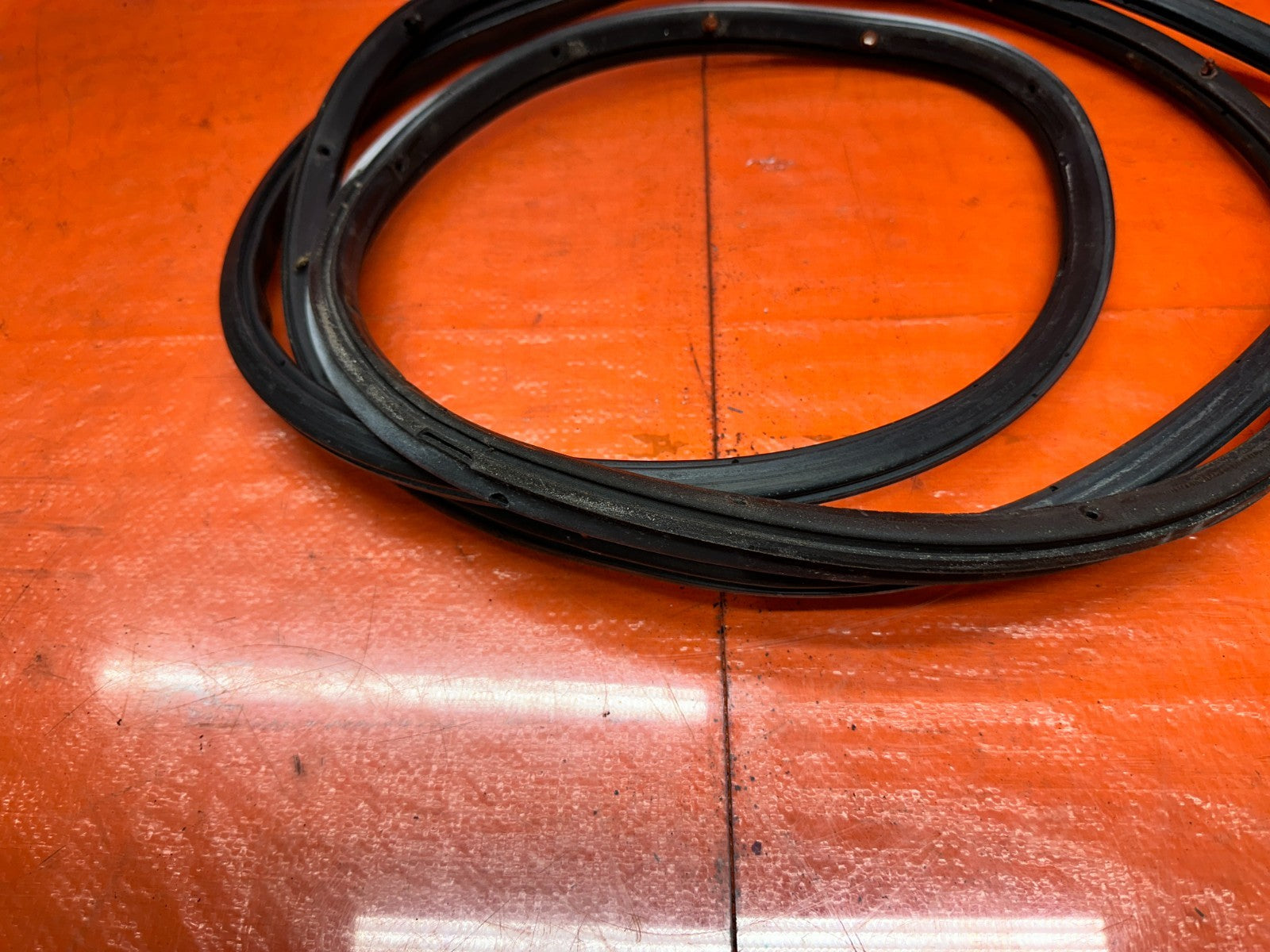 94 01 ACURA INTEGRA 2D LEFT DRIVER DOOR CHASSIS WEATHERSTRIP SEAL OEM #33111