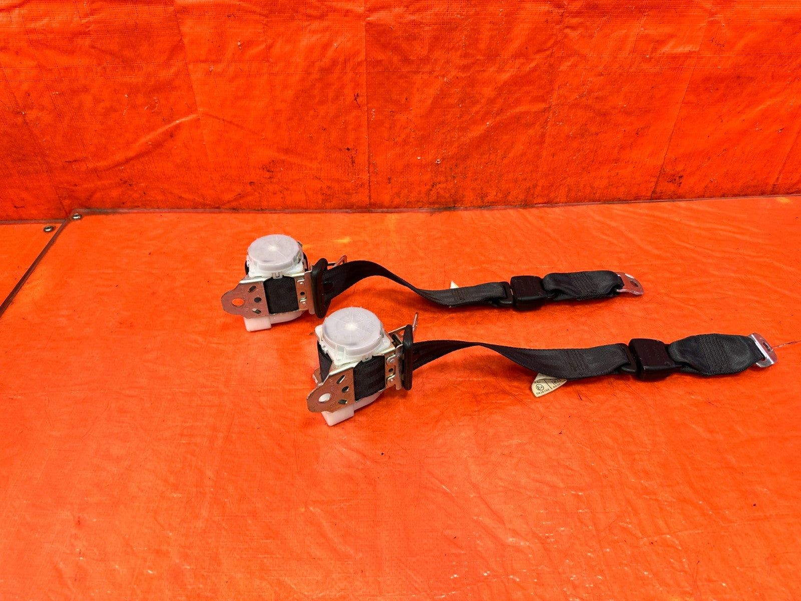 09 15 INFINITI G37 CONVERTIBLE   REAR SEAT BELTS LEFT & RIGHT   OEM #3105