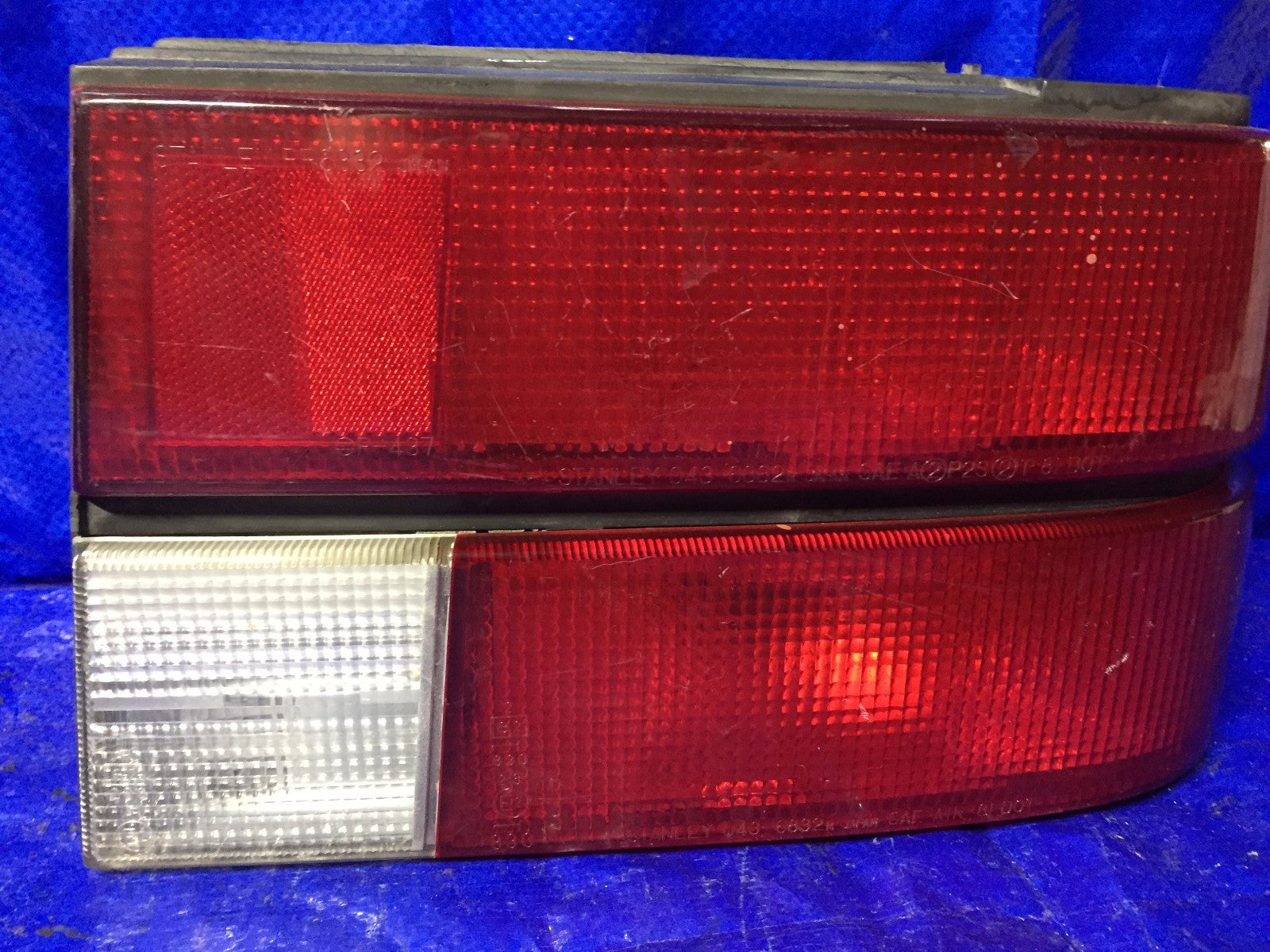 OEM 1983 1984 1985 MAZDA 626 PASSENGER RIGHT TAIL LIGHT PART # 043 6832R2