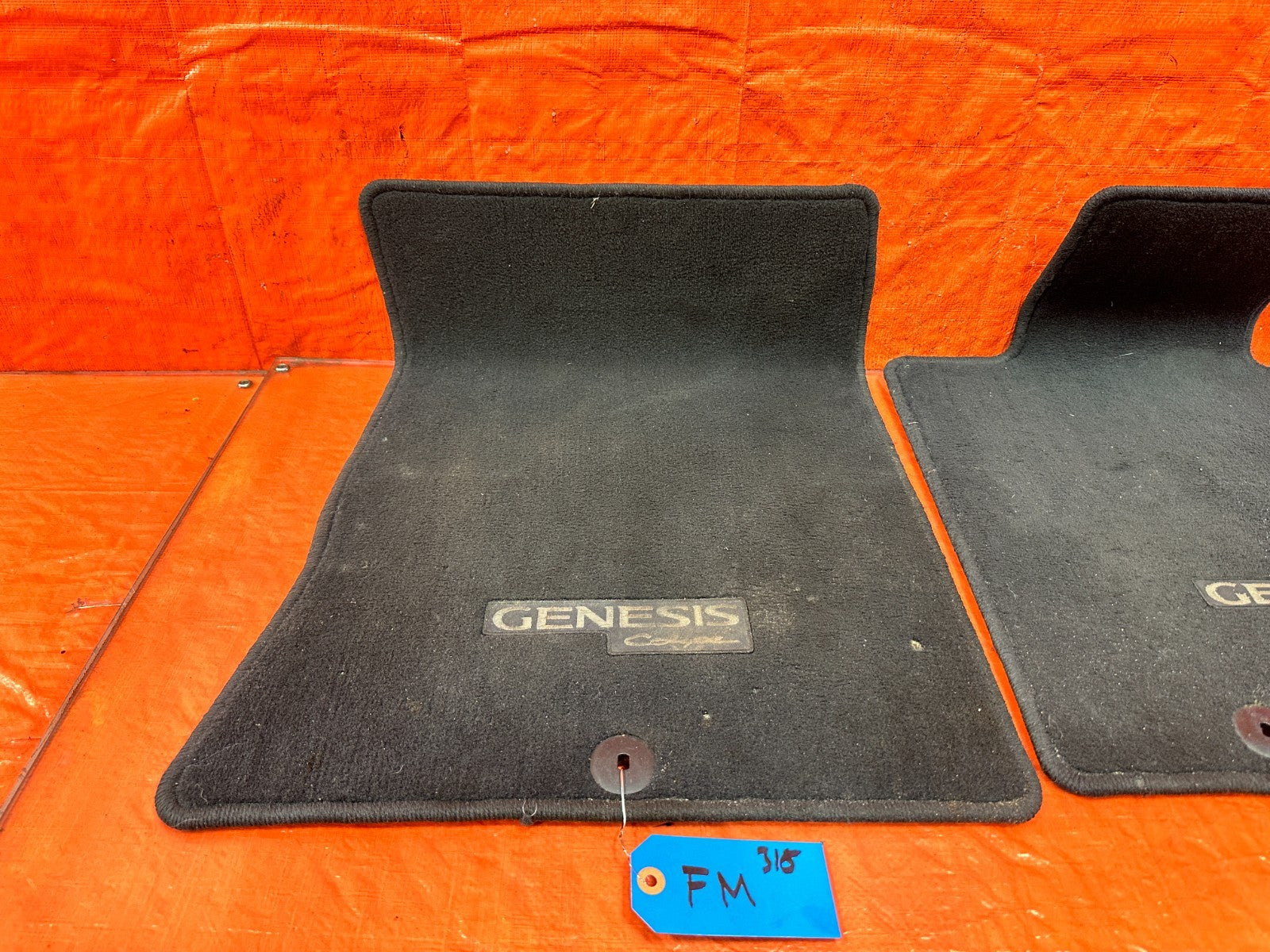 13 16 HYUNDAI GENESIS COUPE   FLOOR MAT SET   BLACK COLOR   LEFT RIGHT FRONT OEM2