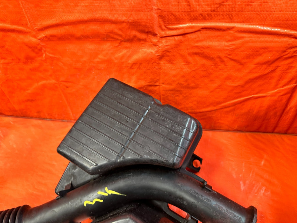 96 00 HONDA CIVIC / NON VTEC D16Y7 FACTORY INTAKE SYSTEM AIR BOX W/ ALL ARMS OEM3
