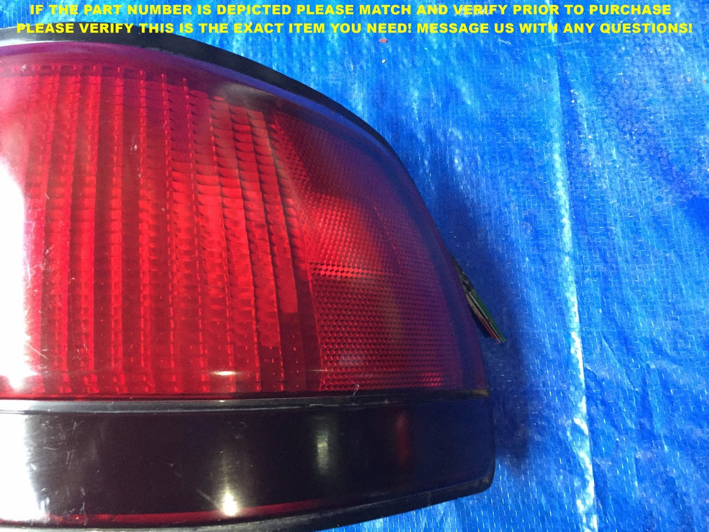 OEM 1994 1995 1996 FORD ESCORT PASSENGER RIGHT TAIL LIGHT 94 95 96 R RH1